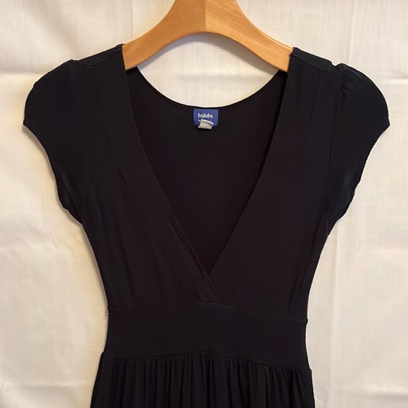 ARITZIA Talula V-Neck Dress // Size XXS - Picture 3 of 6